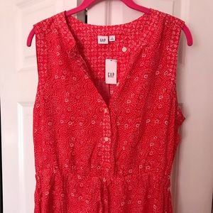 GAP NWT! Sleeveless pretty dress!